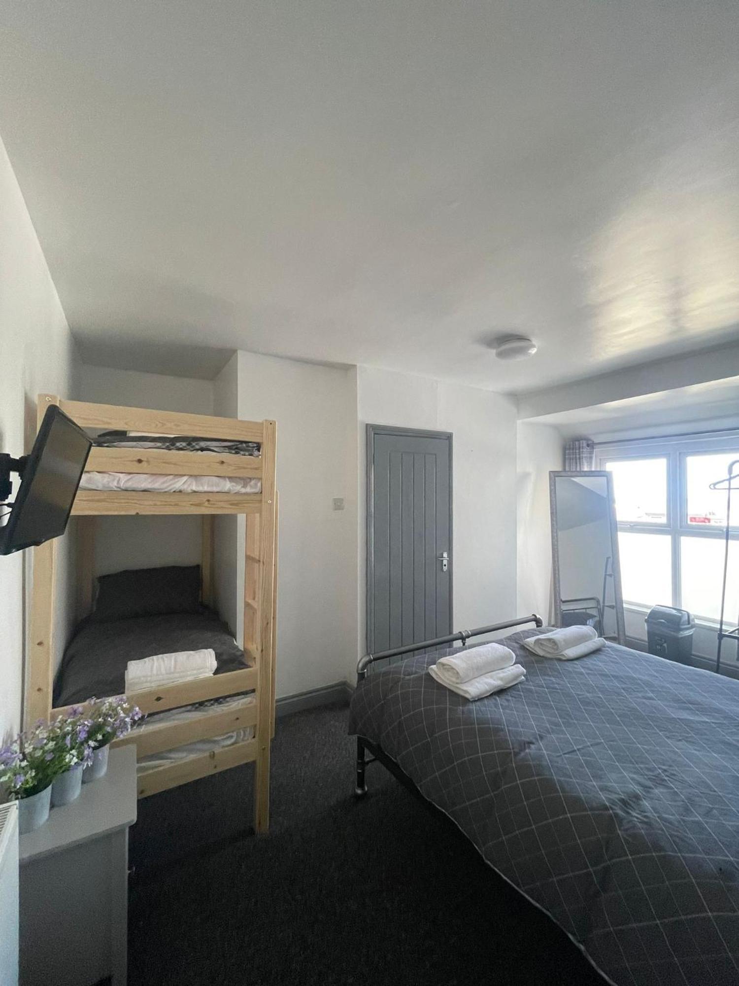 Shore Lodge New Quay Esterno foto