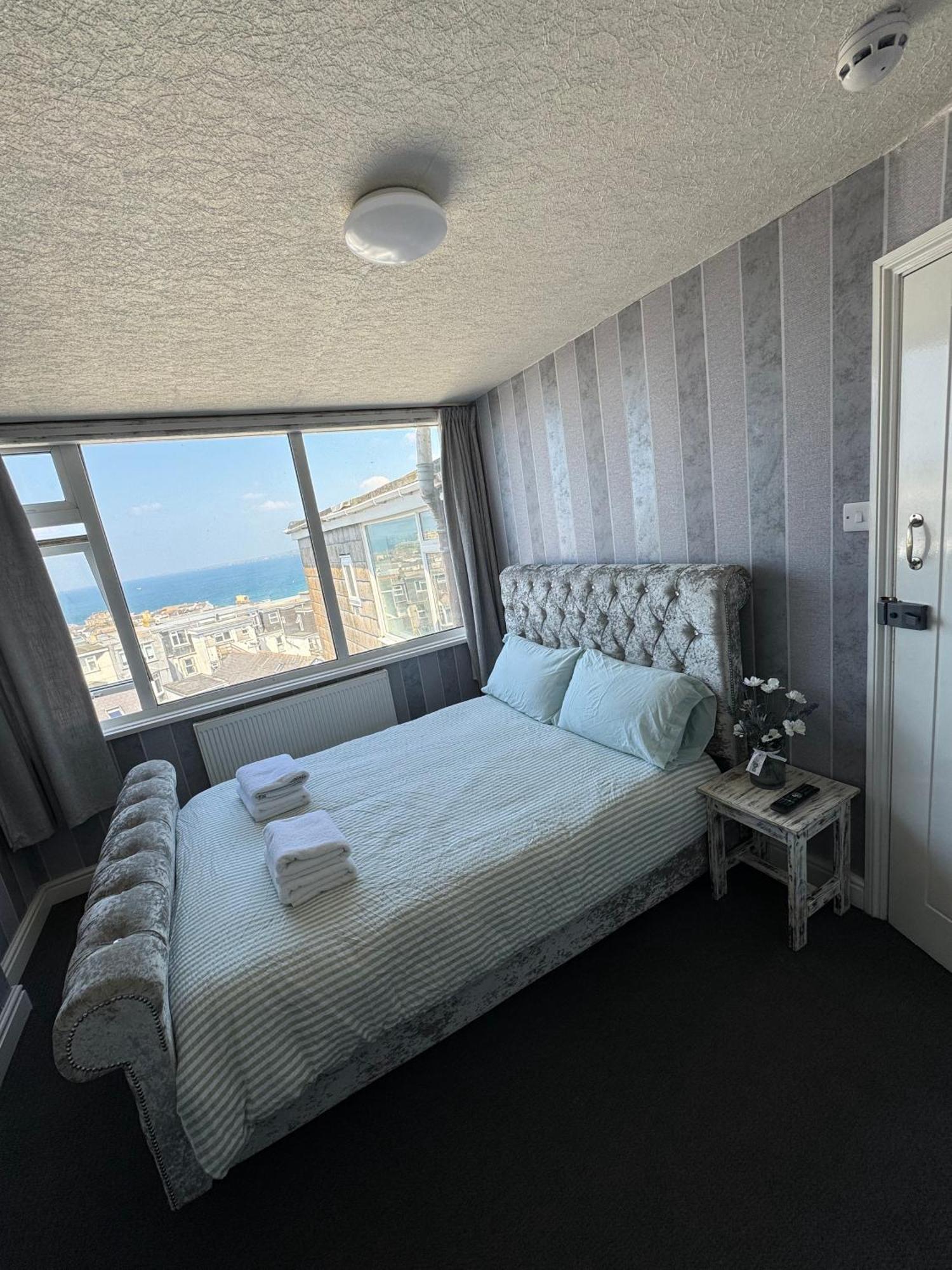 Shore Lodge New Quay Esterno foto