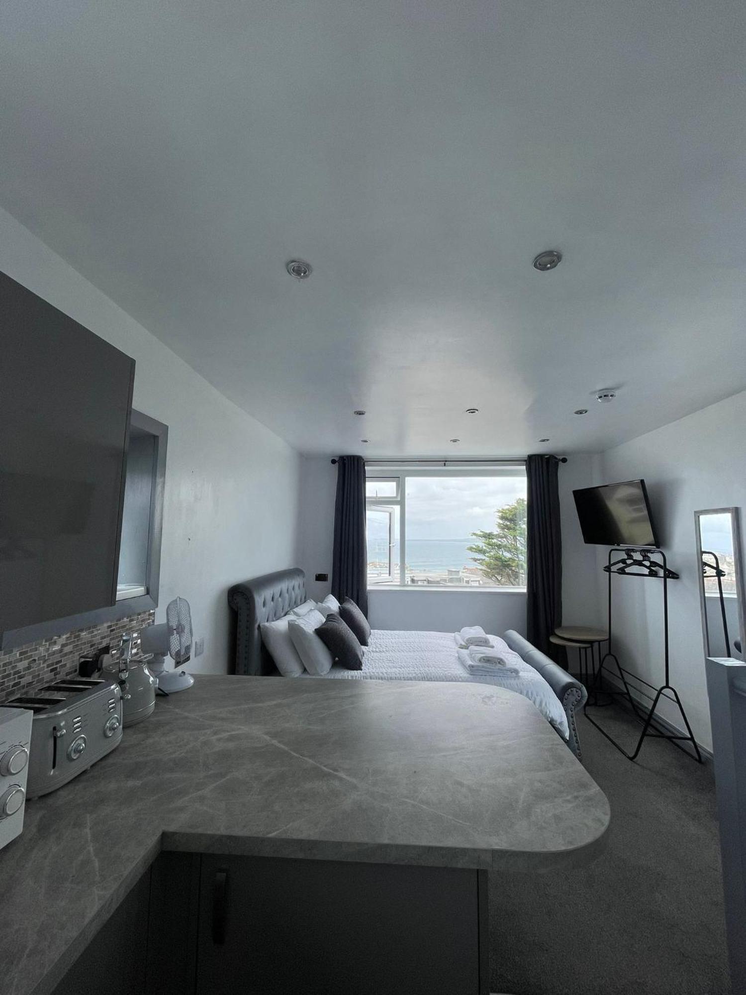 Shore Lodge New Quay Esterno foto